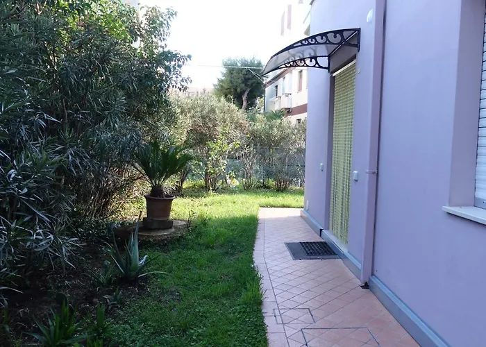 Apartamento Casa Di Nonna Isolina In The Center, Near The Sea