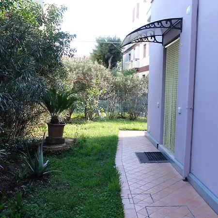 Apartment Casa Di Nonna Isolina In The Center, Near The Sea