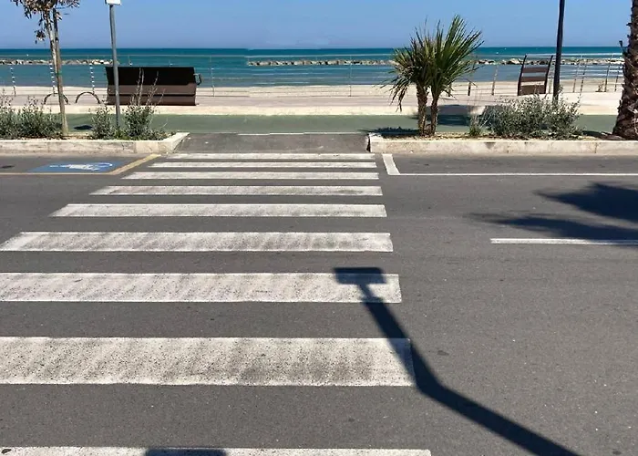 Casa Di Nonna Isolina In The Center, Near The Sea شقة مارتينسيكورو