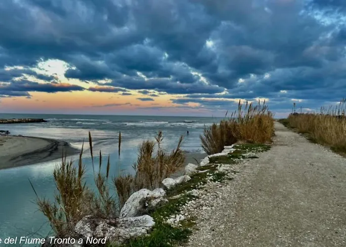 Casa Di Nonna Isolina In The Center, Near The Sea شقة مارتينسيكورو