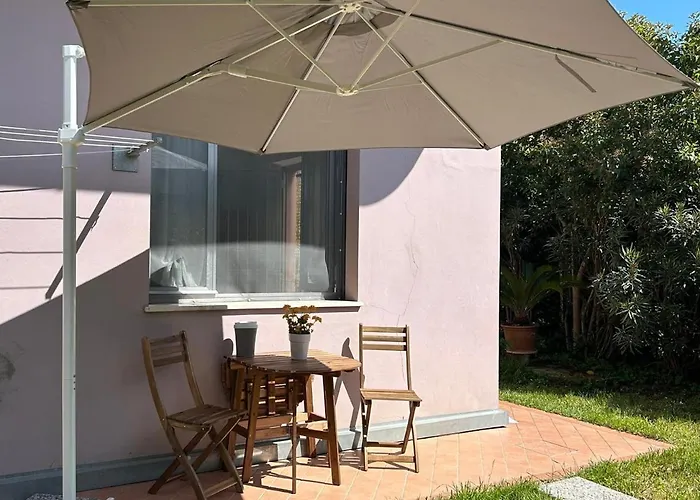 شقة Casa Di Nonna Isolina In The Center, Near The Sea مارتينسيكورو